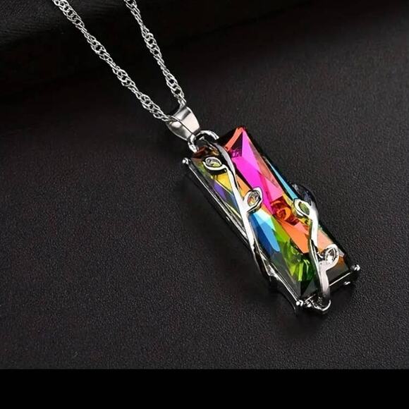 Gorgeous Bamboo Crystal Necklace Statement Piece - Picture 7 of 7